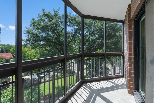 $185,000 | 6615 Lake Shore Drive South, Unit 517, Richfield, MN 55423