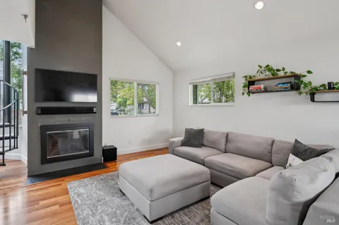$649,000 | 1455 Capri Avenue, Petaluma, CA 94954