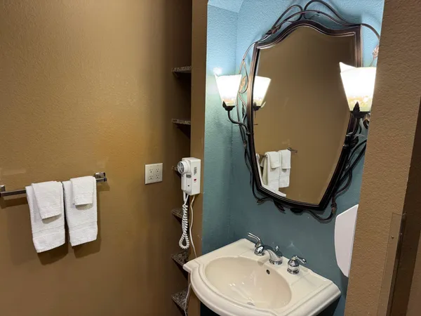 $236,750 | 2411 River Wisconsin Dells Wi 53965, Unit 2227, Wisconsin Dells, WI 53965