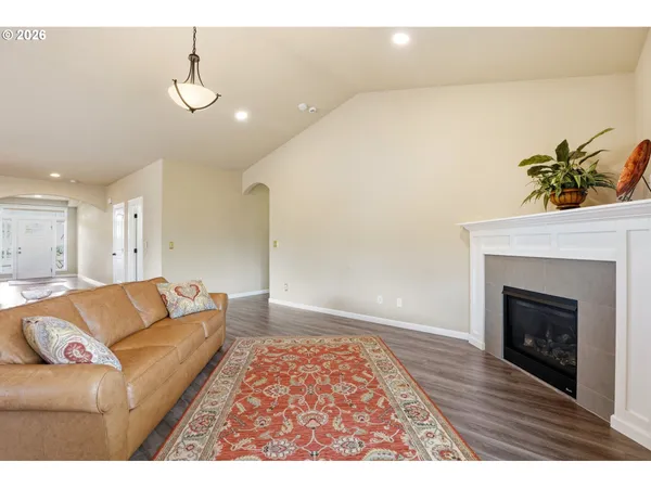 $525,000 | 3188 36th Avenue Southeast, Albany, OR 97322