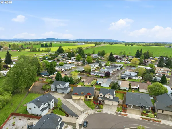 $525,000 | 3188 36th Avenue Southeast, Albany, OR 97322