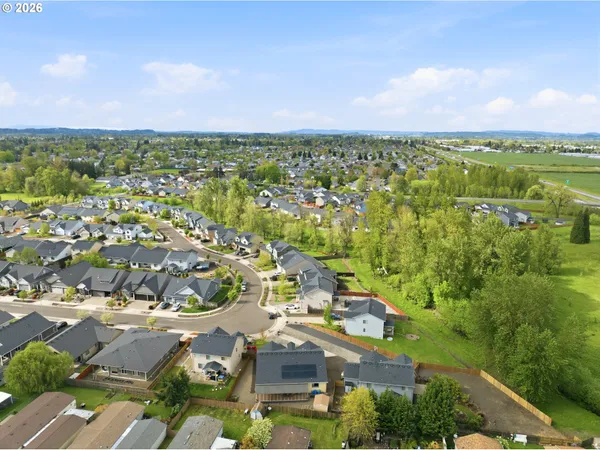 $525,000 | 3188 36th Avenue Southeast, Albany, OR 97322