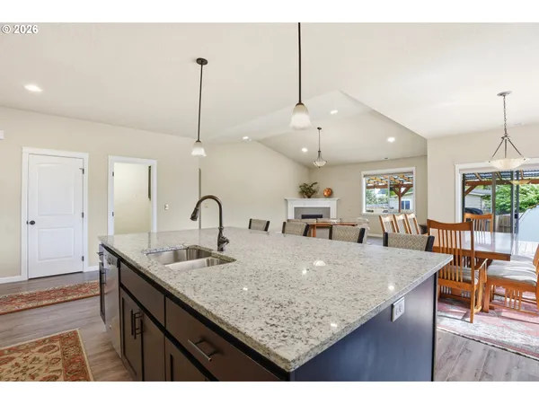 $525,000 | 3188 36th Avenue Southeast, Albany, OR 97322
