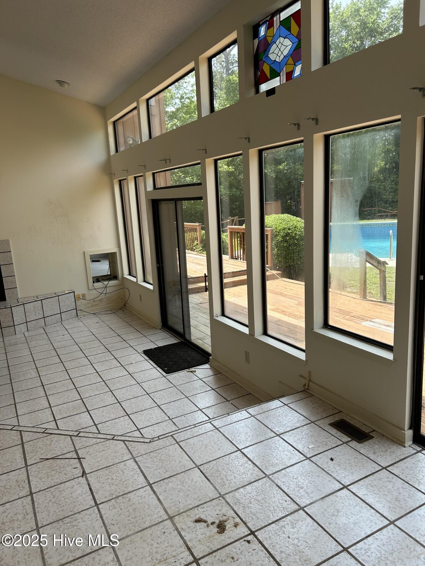 106 Eagle Lane Hampstead, NC 28443 - Photo 4 of 16 4 liv rm windows