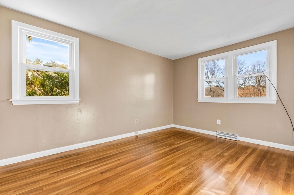 44 Roundtop Road Framingham, MA 01701 - Photo 9 of 26 Gallery Image 9