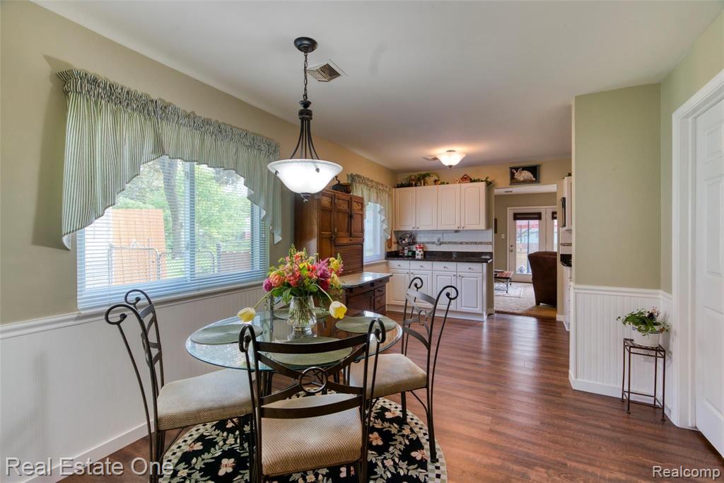 23374 Tuck Road Farmington Hills, MI 48336 - Photo 13 of 26