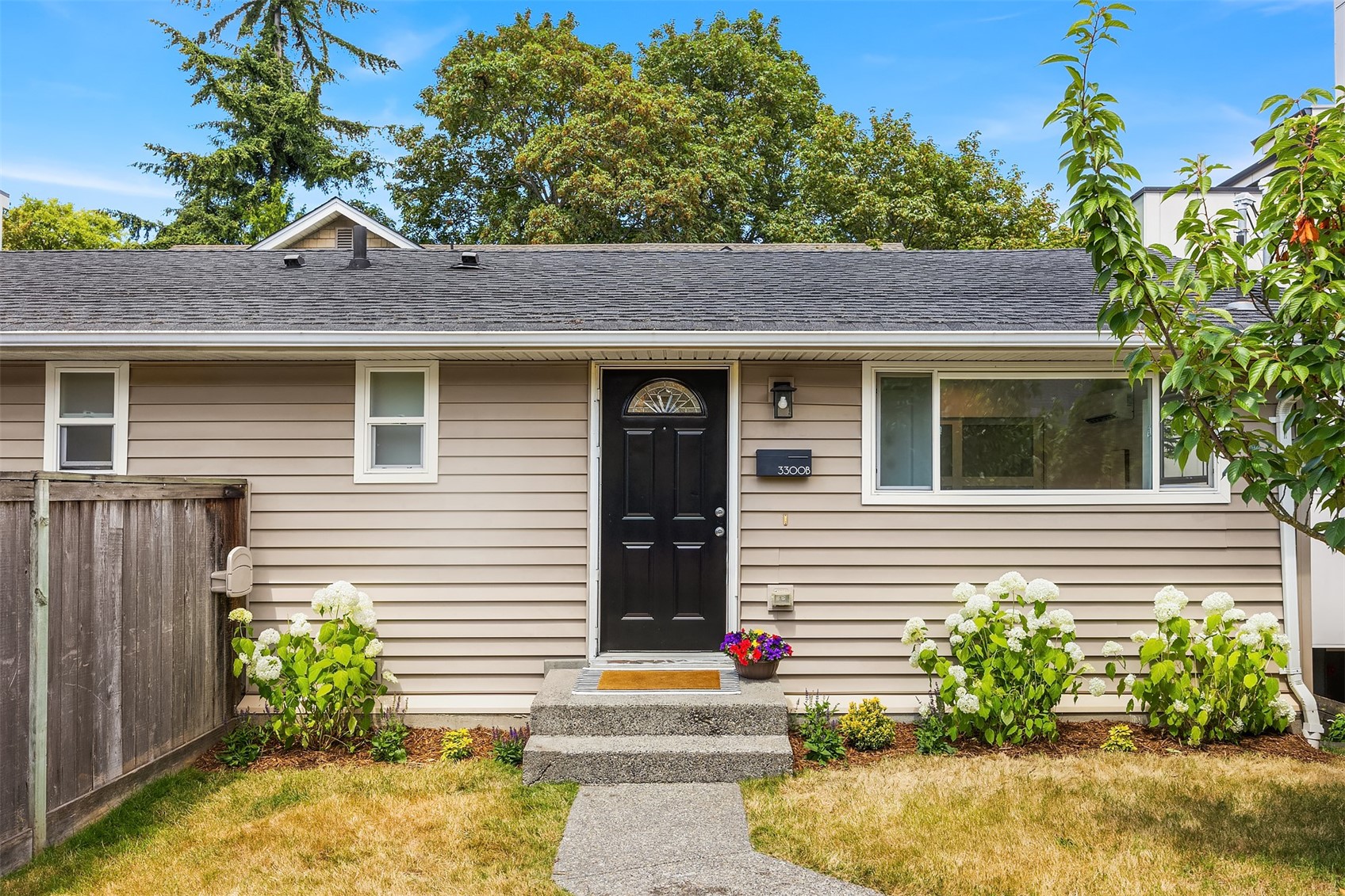 3300 B West Government Way Seattle, WA 98199 - Photo 1 of 23