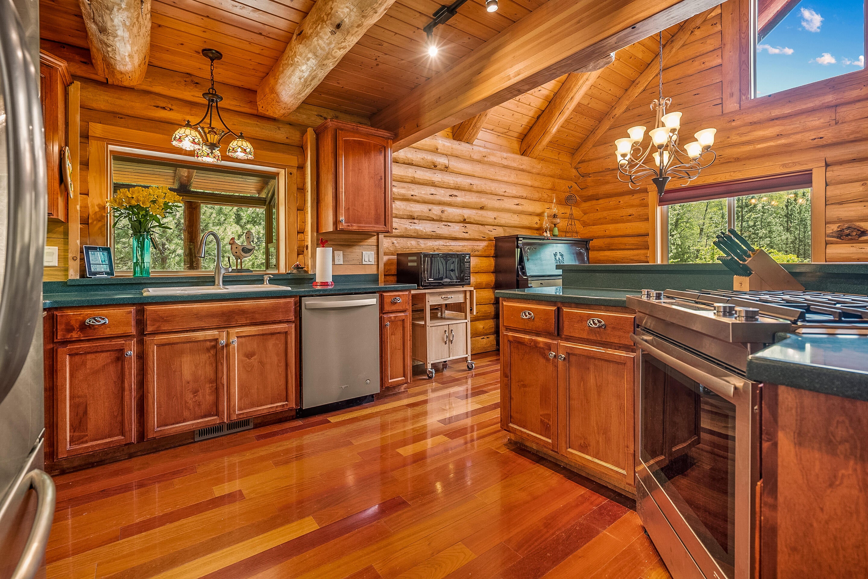 4137 Thompson Creek Road Jacksonville, OR 97530 - Photo 12 of 62 05baa