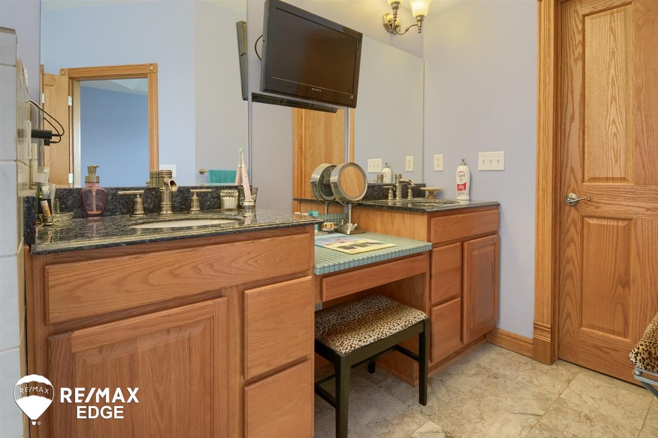 3385 North Henderson Road Davison, MI 48423 - Photo 27 of 44 21448872-26.JPG