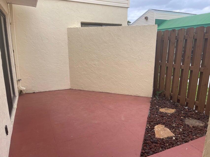 639 Executive Center Drive, Unit O107 West Palm Beach, FL 33401 - Photo 18 of 21 a view of a small space