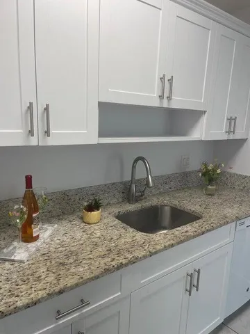 $1,650 | 639 Executive Center Drive, Unit O107, West Palm Beach, FL 33401