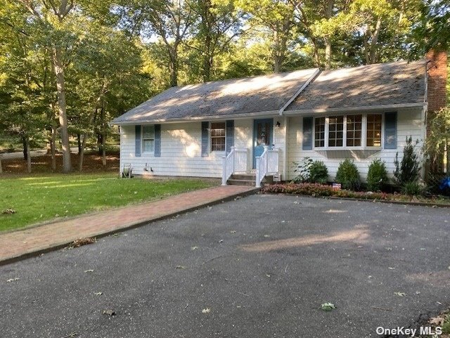 693 Meadow Road Smithtown, NY 11787 - Photo 1 of 1 Gallery Image 1