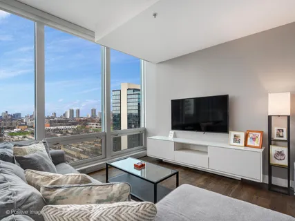 $499,000 | 500 West Superior Street, Unit 1202, Chicago, IL 60654