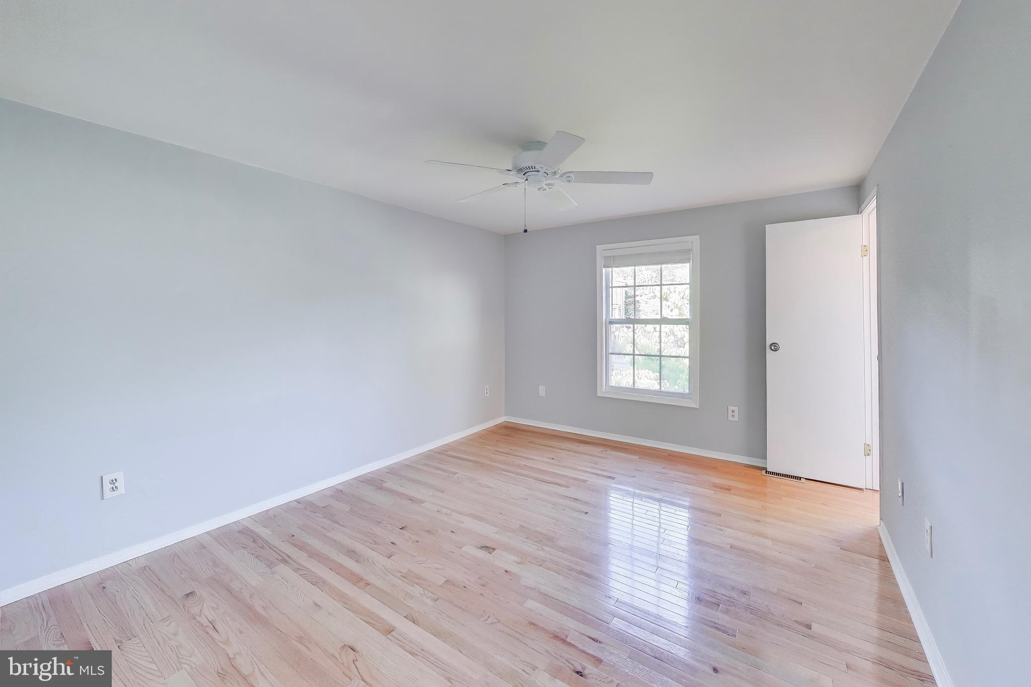 8932 Barrowgate Court Potomac, MD 20854 - Photo 10 of 24