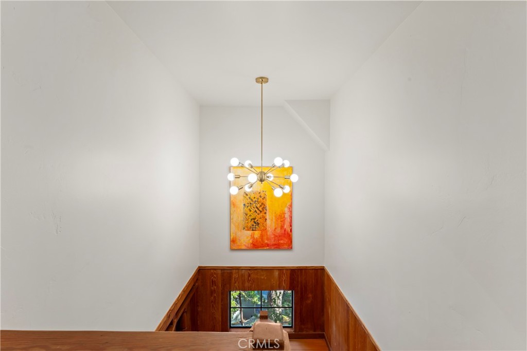 309 Castle Gate Road Lake Arrowhead, CA 92352 - Photo 23 of 58 a room with window and wall