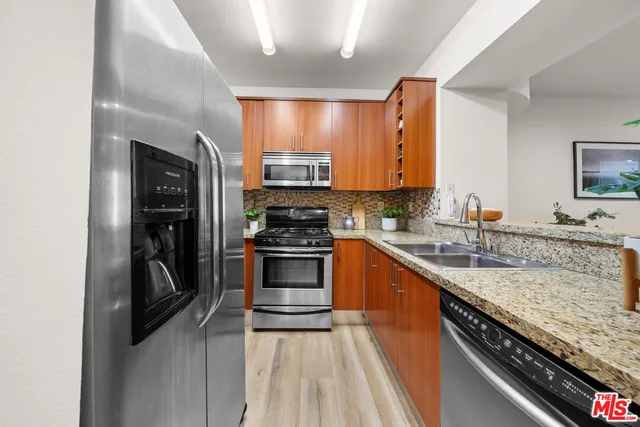 $449,000 | 620 South Gramercy Place, Unit 103, Los Angeles, CA 90010