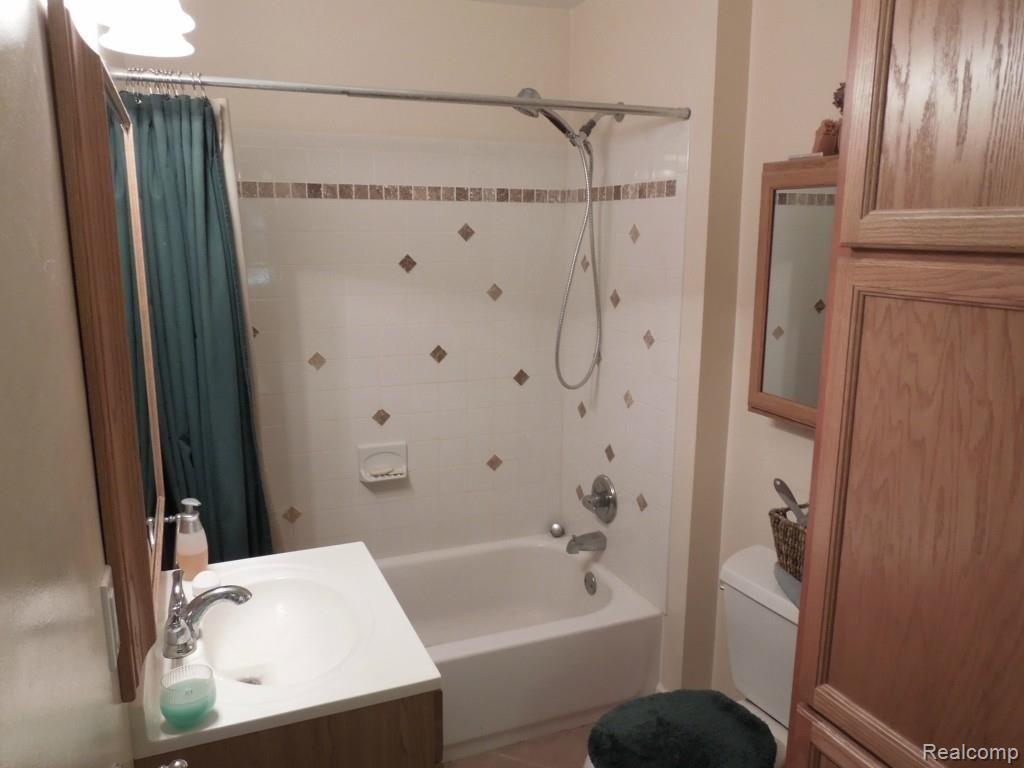 387 Howell Road Allenton, MI 48002 - Photo 19 of 33 17.jpg