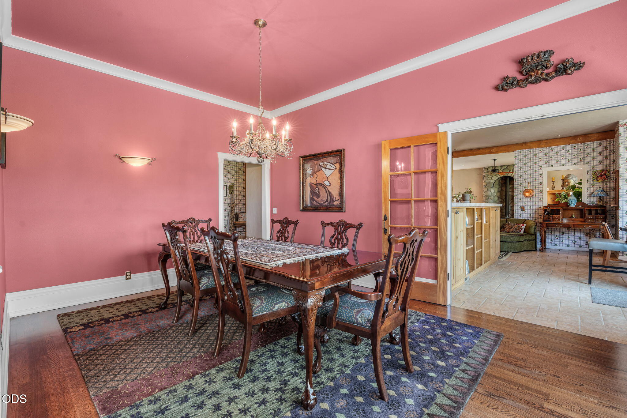 67376 Peterson Mill Road Sisters, OR 97759 - Photo 19 of 72 a view of a dining room with furniture
