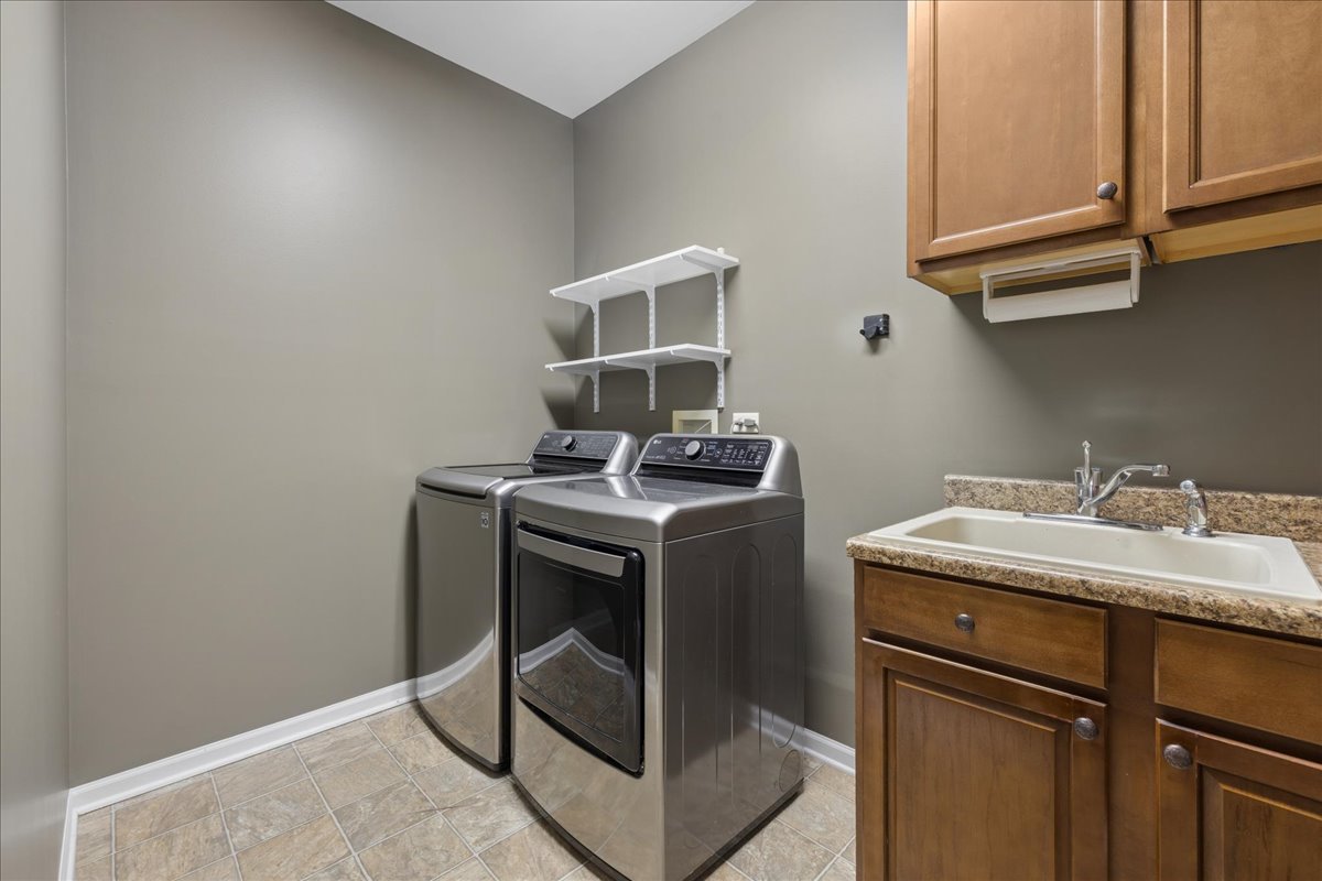 327 Shelbourne Road Volo, IL 60073 - Photo 11 of 43