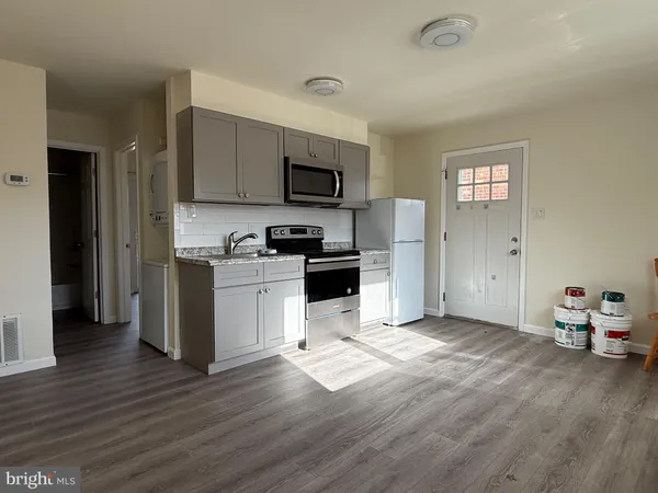 $995 | 14 1/2 Verdi Circle, Newark, DE 19702