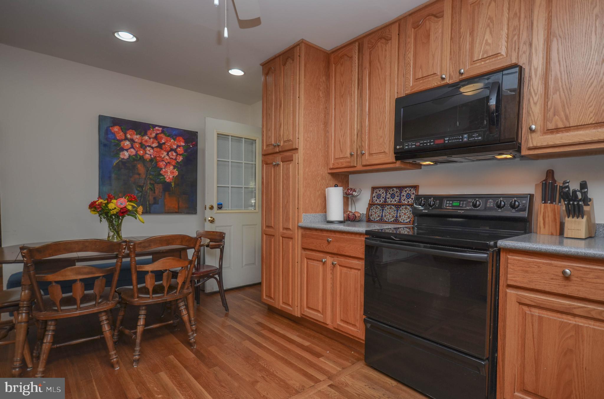 12907 Crisfield Road Silver Spring, MD 20906 - Photo 12 of 51 Gas cooking