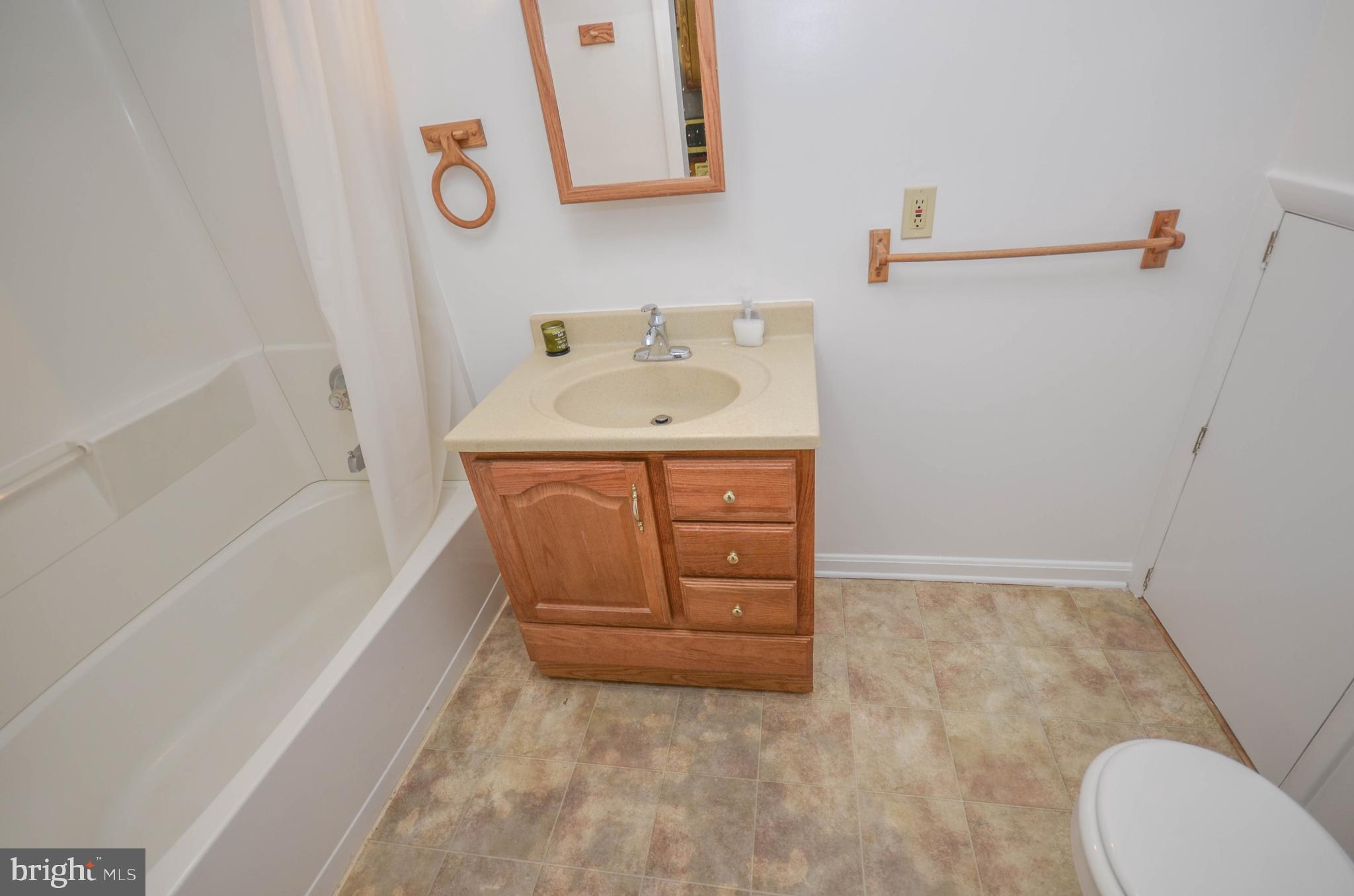 12907 Crisfield Road Silver Spring, MD 20906 - Photo 39 of 51 Bathroom #3, lower level