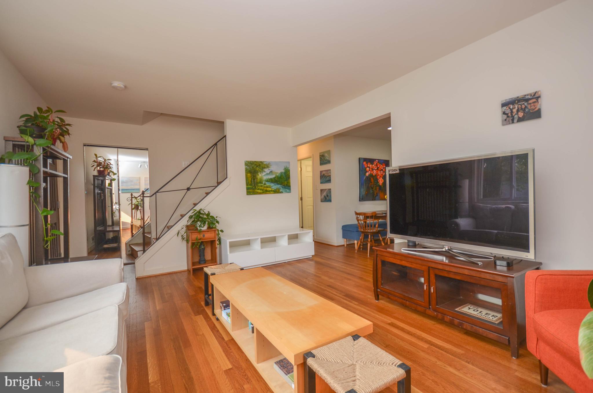 12907 Crisfield Road Silver Spring, MD 20906 - Photo 4 of 51 HWF on main level