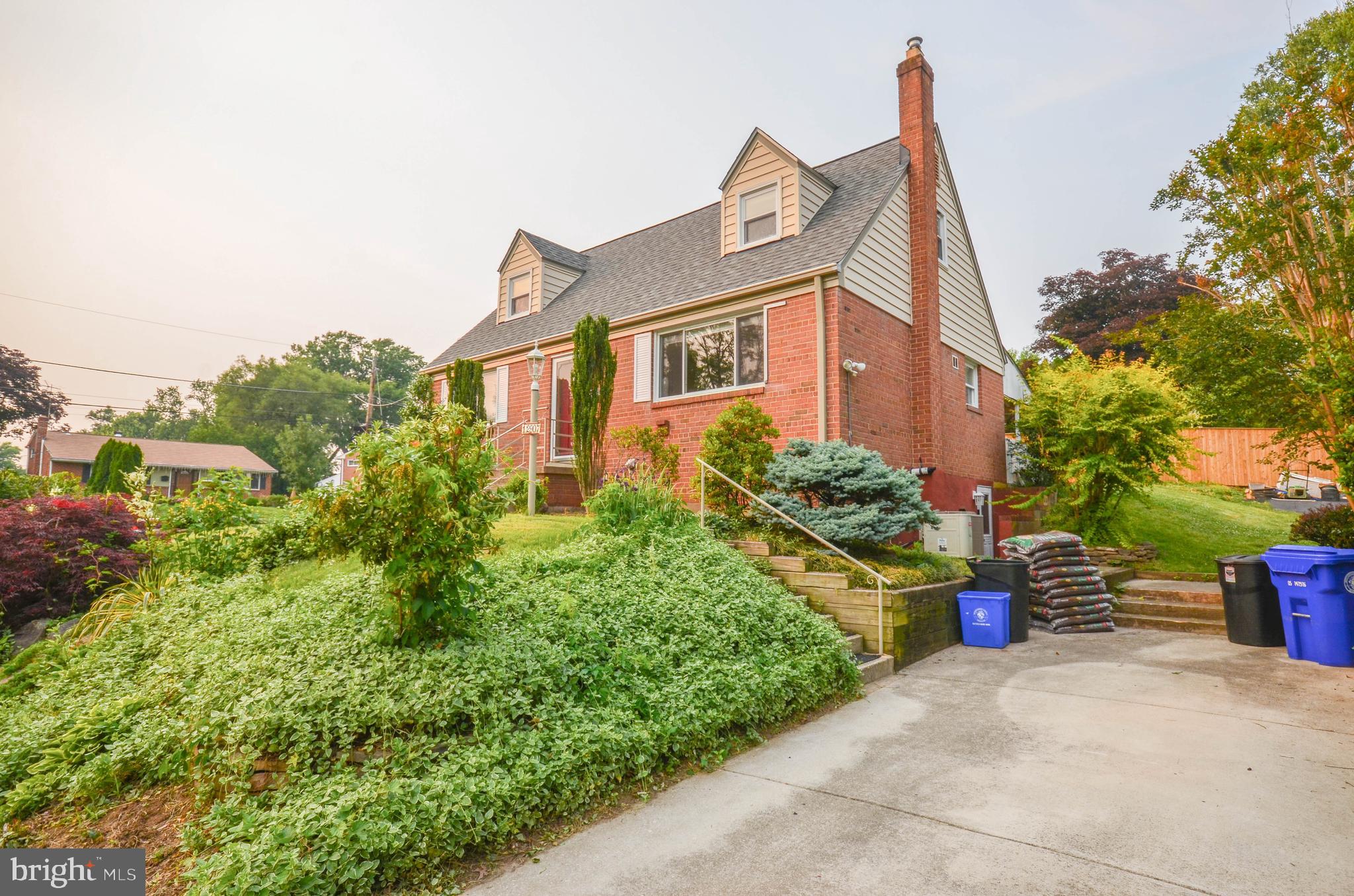 12907 Crisfield Road Silver Spring, MD 20906 - Photo 48 of 51 Driveway!