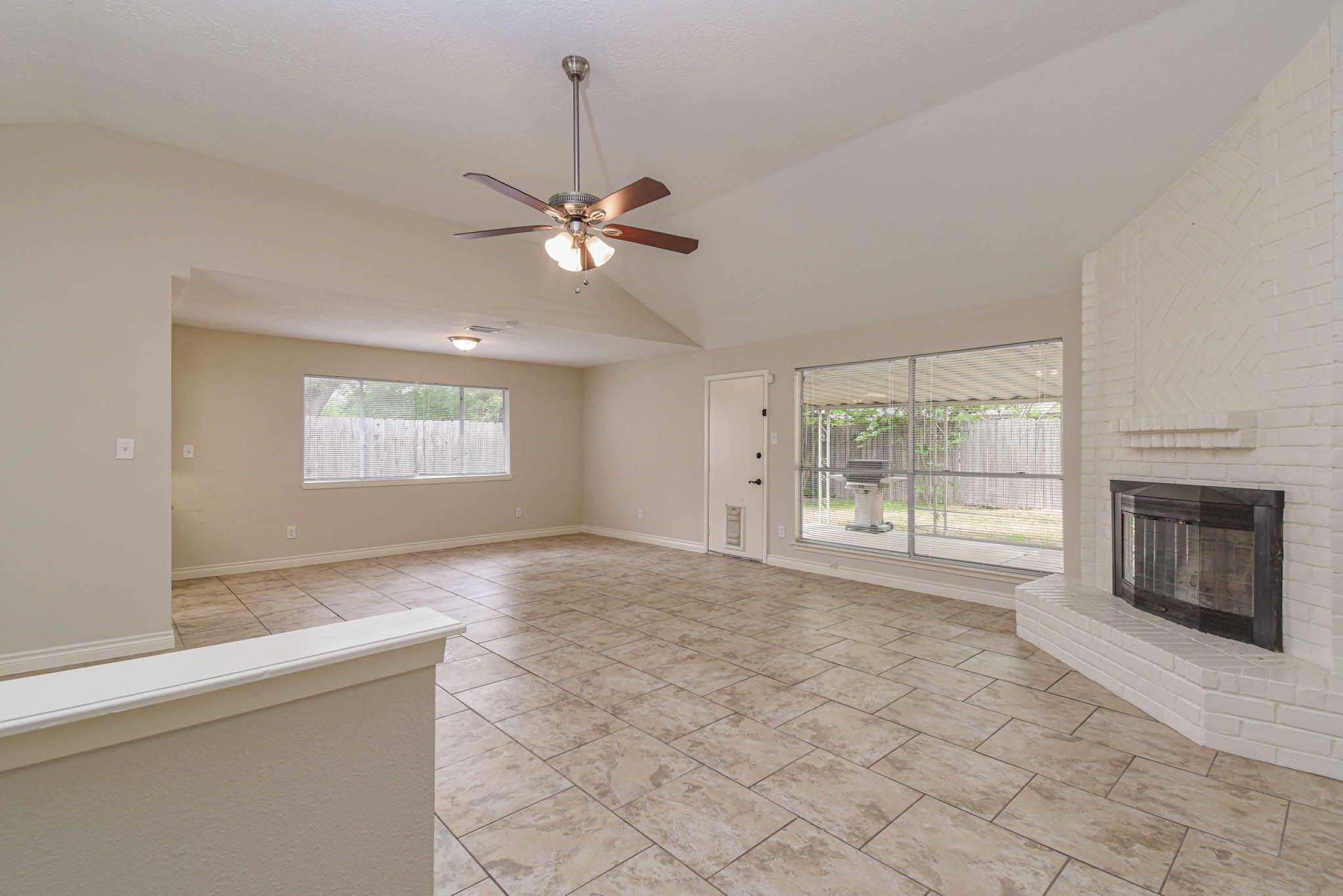 4922 Bridgemont Lane Spring, TX 77388 - Photo 3 of 24