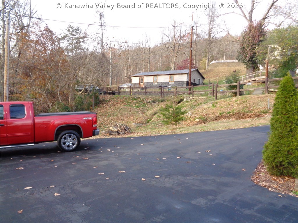 816 Chapel Heights Elkview, WV 25071 - Photo 8 of 29 Gallery Image 8