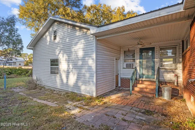 $195,000 | 3222 North Contentnea Street, Farmville, NC 27828