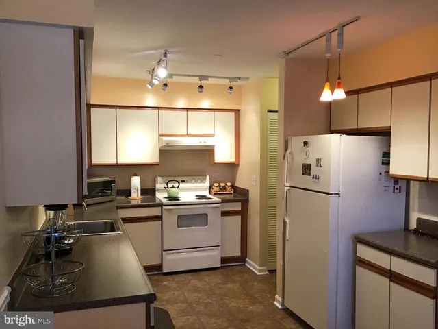 $350,000 | 9301 Palmer Place, Unit 40, Laurel, MD 20708