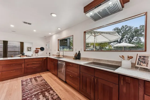 $1,050,000 | 1101 Manlove Street, Austin, TX 78741