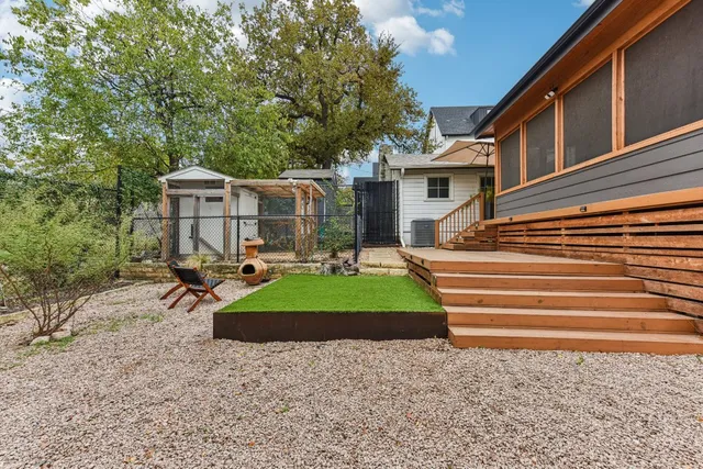 $1,050,000 | 1101 Manlove Street, Austin, TX 78741