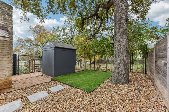 $1,050,000 | 1101 Manlove Street, Austin, TX 78741