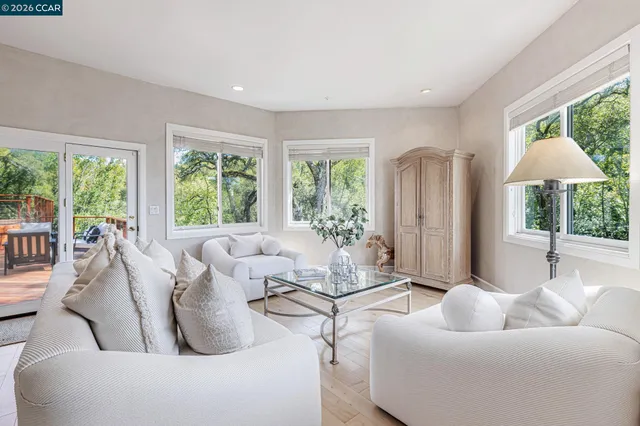 $2,495,000 | 4 Julianna Court, Moraga, CA 94556