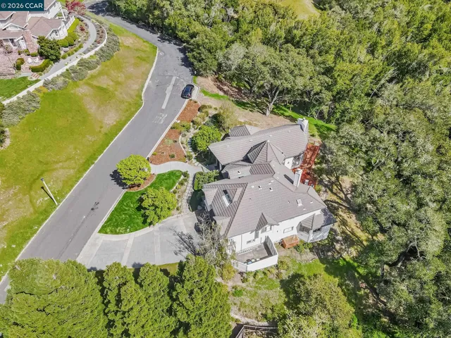 $2,495,000 | 4 Julianna Court, Moraga, CA 94556