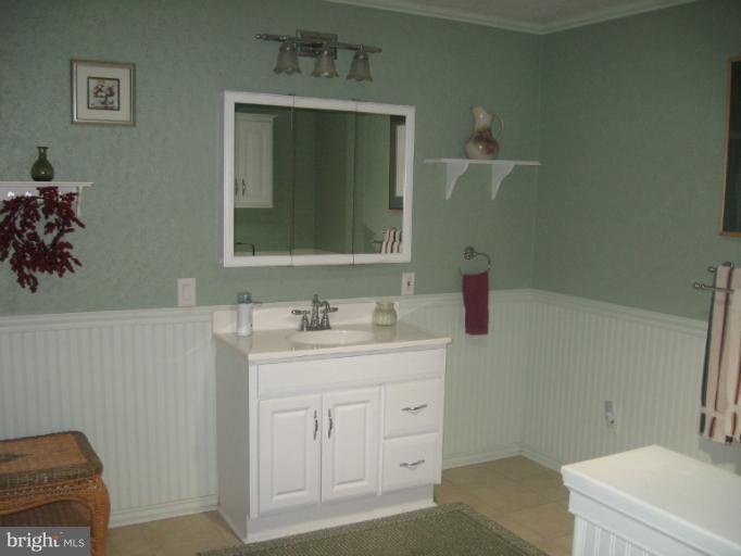 372 Castleton View Road Castleton, VA 22716 - Photo 5 of 28 2nd Full Bath
