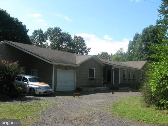 372 Castleton View Road Castleton, VA 22716 - Photo 7 of 28 Exterior (General)