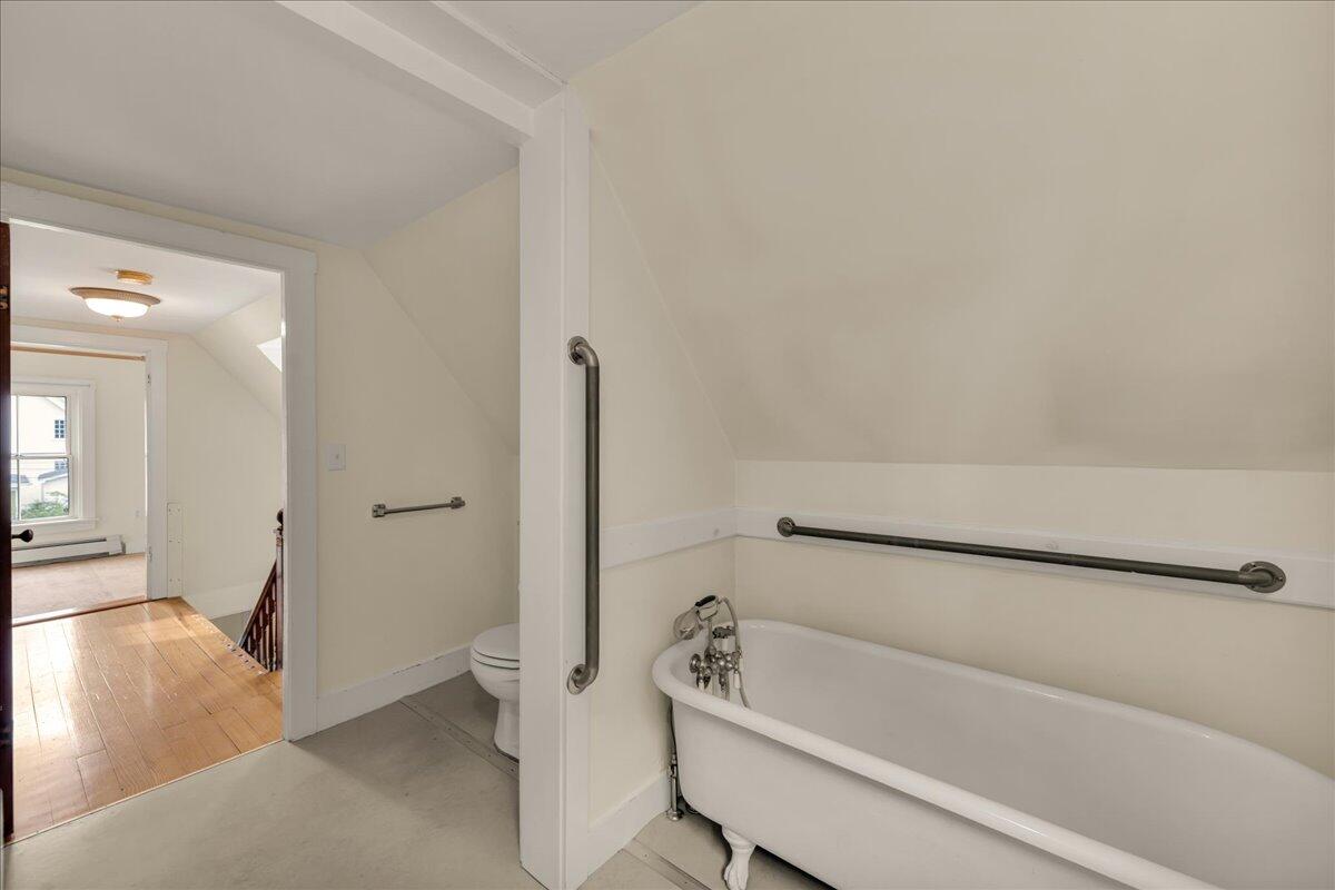 92 Cedar Street Belfast, ME 04915 - Photo 54 of 89 54-92 Cedar St. (57 of 97)