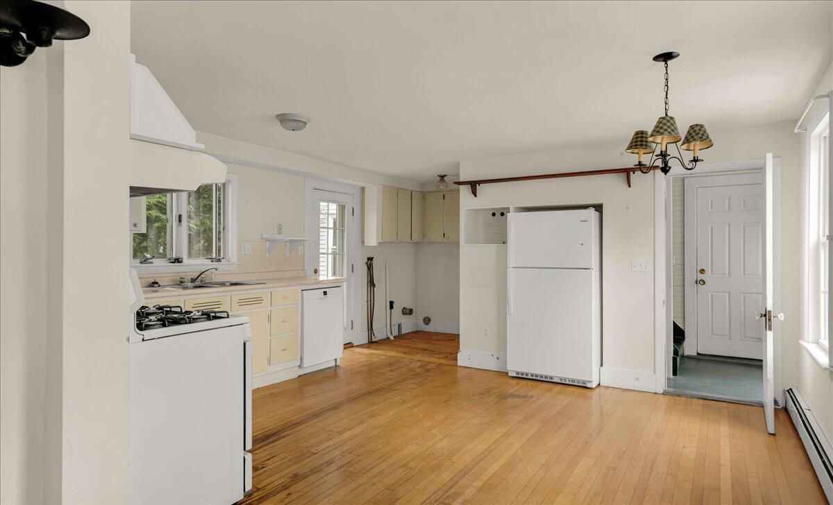 92 Cedar Street Belfast, ME 04915 - Photo 6 of 89 16-92 Cedar St. (16 of 97)