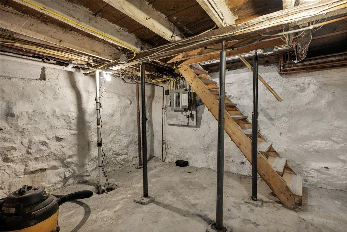 92 Cedar Street Belfast, ME 04915 - Photo 68 of 89 68-92 Cedar St. (46 of 97)