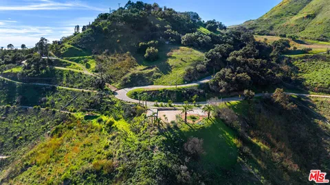 $2,500,000 | 2700 Hume Road, Malibu, CA 90265