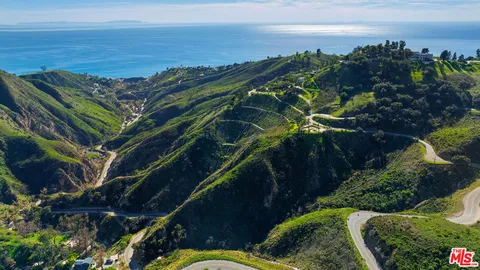 $2,500,000 | 2700 Hume Road, Malibu, CA 90265