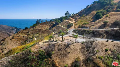 $2,700,000 | 2700 Hume Road, Malibu, CA 90265