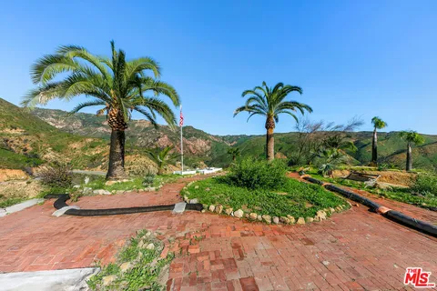 $2,500,000 | 2700 Hume Road, Malibu, CA 90265