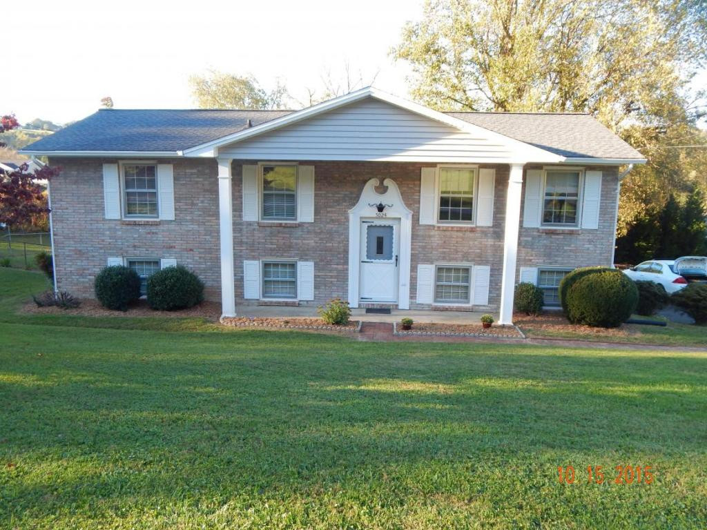 5024 Boss Road Kingsport, TN 37664 - Photo 1 of 24 front of house