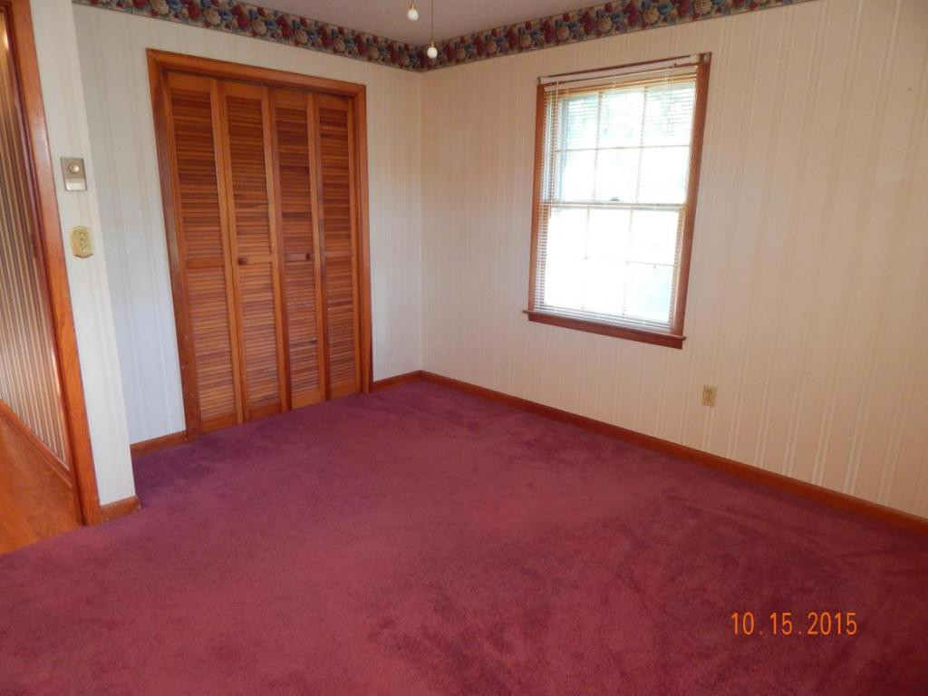 5024 Boss Road Kingsport, TN 37664 - Photo 12 of 24 master bedroom