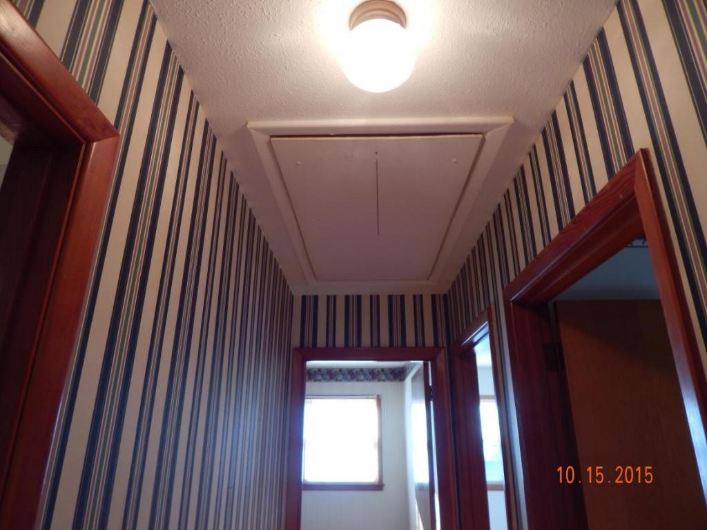 5024 Boss Road Kingsport, TN 37664 - Photo 15 of 24 pull down stairs for attic