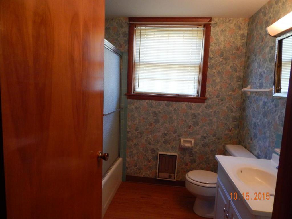 5024 Boss Road Kingsport, TN 37664 - Photo 18 of 24 downstairs bath